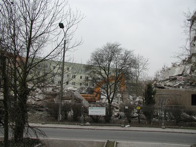 Bauschutt abgerissener Wohngebäude